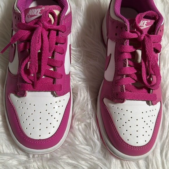 Nike Dunk Low GS Sneakers Girls, Fuchsia Pink Size 4Y - Picture 4 of 7